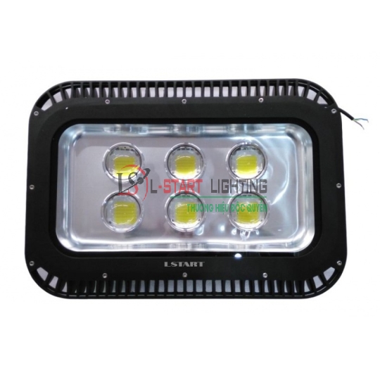 ĐÈN PHA LED THẤU KÍNH 300W